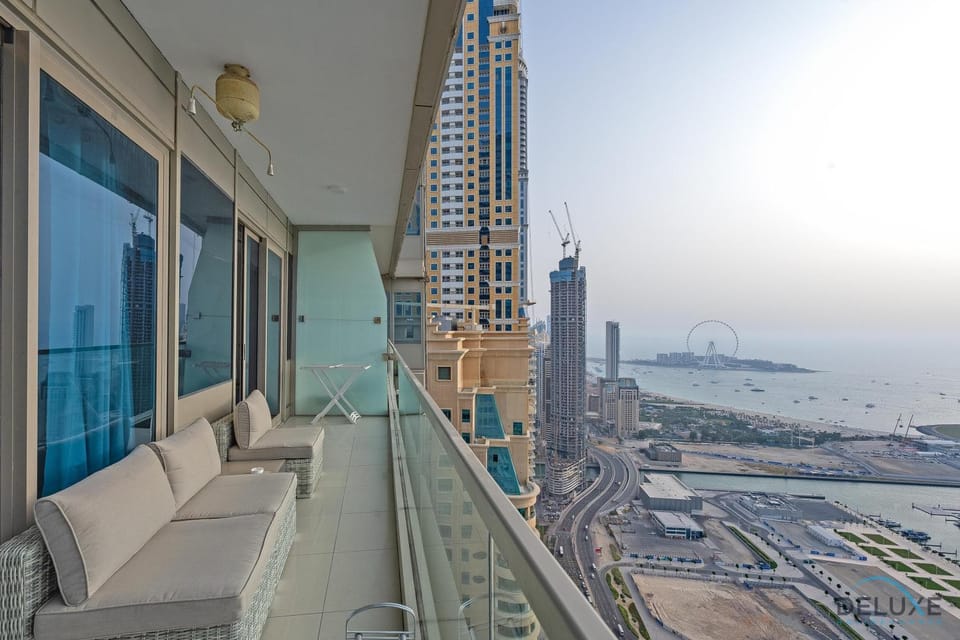 Balcony/Terrace, City view, Sea view, Street view