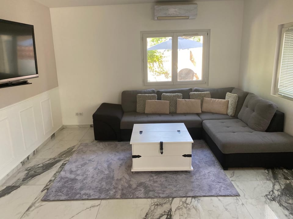 3 Pièces climatisé en rez de jardin avec piscine Apartment in Villeneuve-Loubet