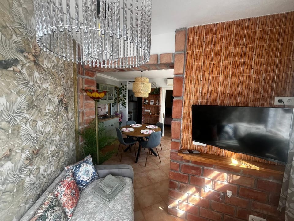 Communal lounge/ TV room, TV and multimedia