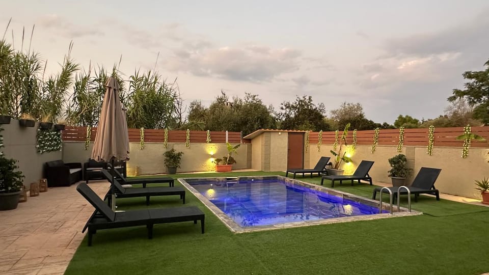 Patio, Day, Garden, Garden view, Pool view, Swimming pool, sunbed