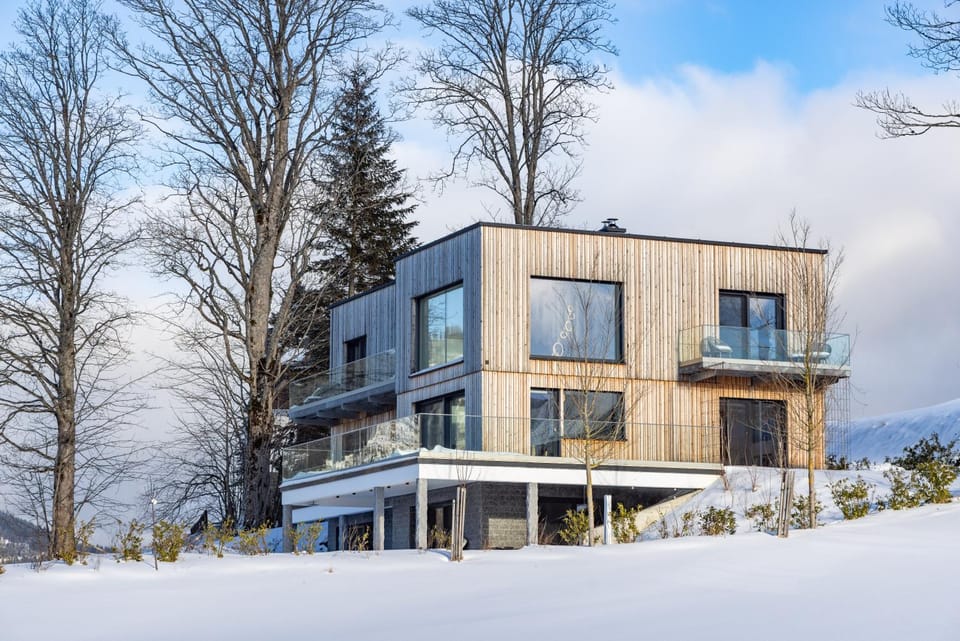 Property building, Winter, Balcony/Terrace, Balcony/Terrace