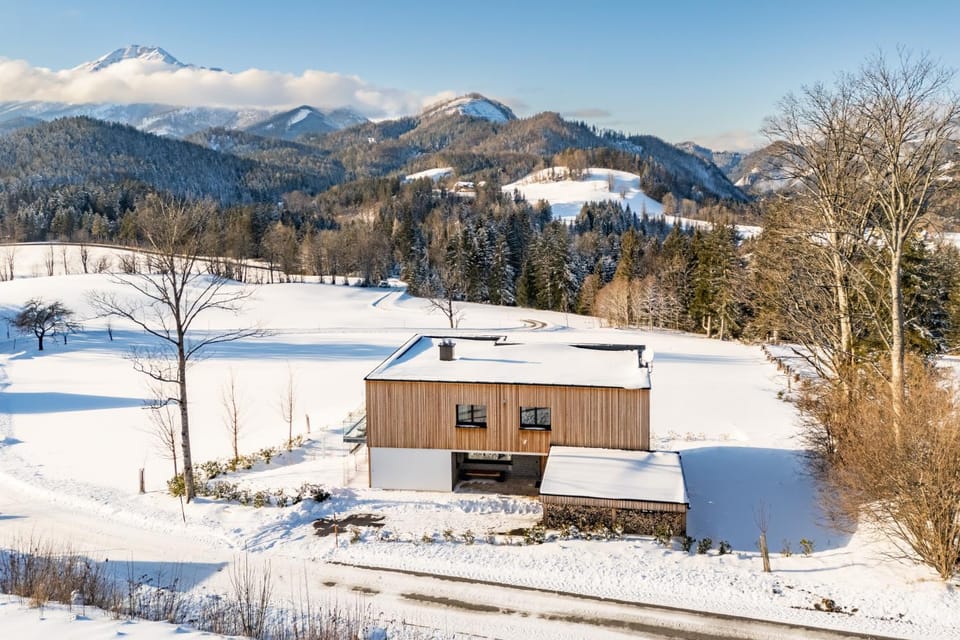 Facade/entrance, Winter, View (from property/room), View (from property/room), Mountain view, Mountain view, Parking