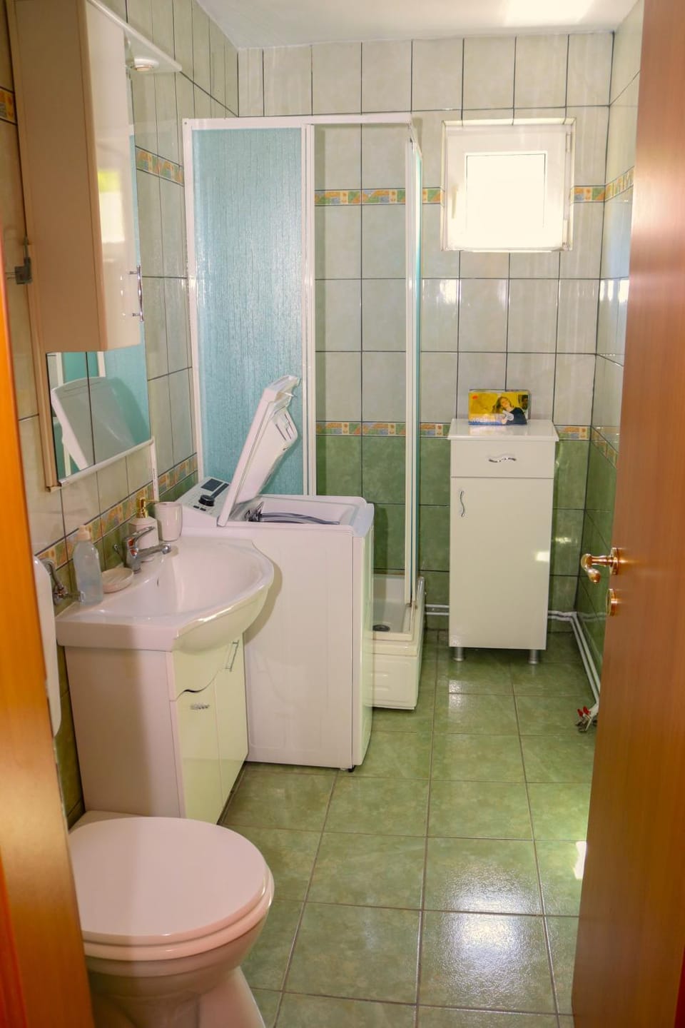 Shower, Bathroom, washing machine