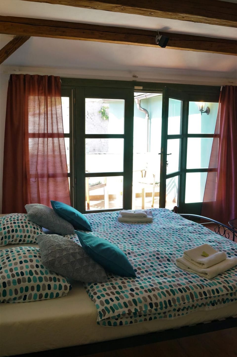 Bed, Photo of the whole room