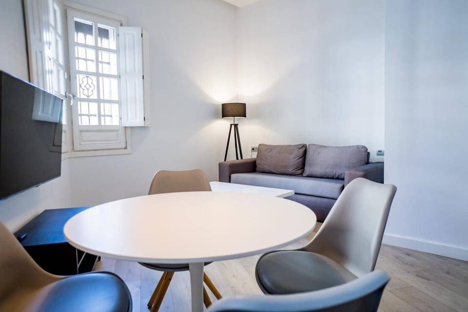 Living room, Seating area, Dining area