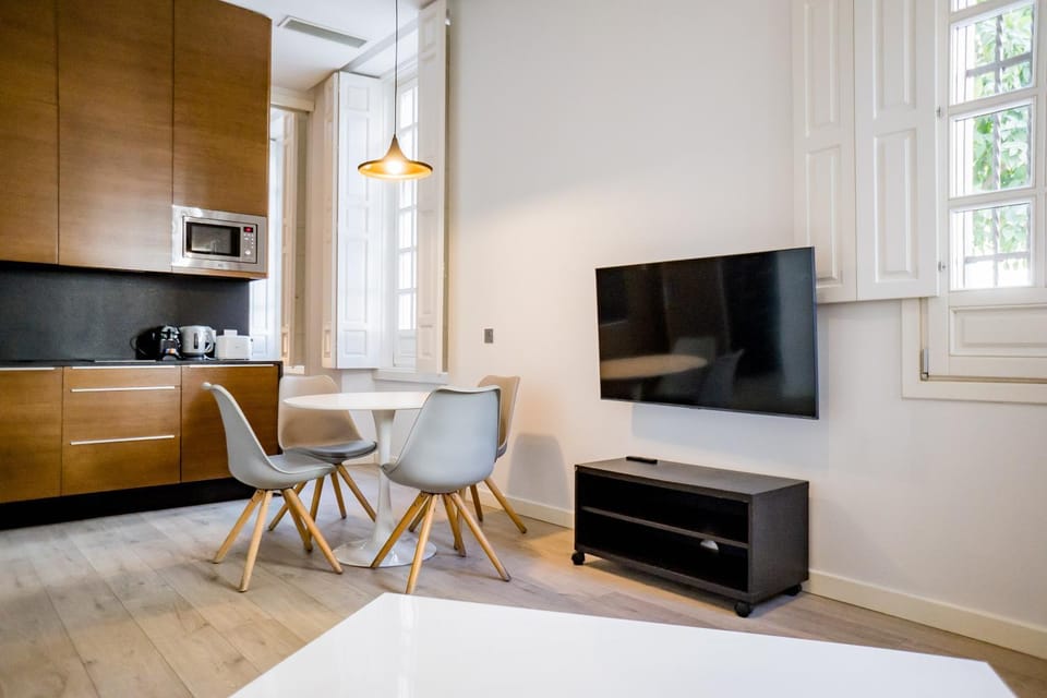 TV and multimedia, Kitchen or kitchenette, Seating area, Dining area, minibar