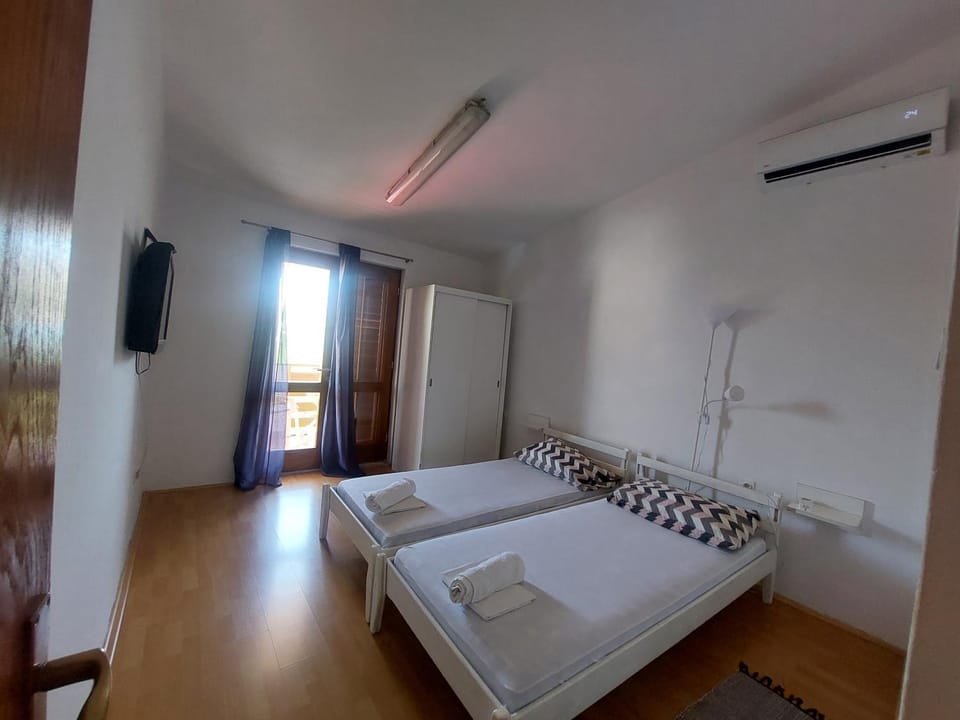 Studio-app Iva, balcony with sea view - 50 m from beach Apartment in Zadar County