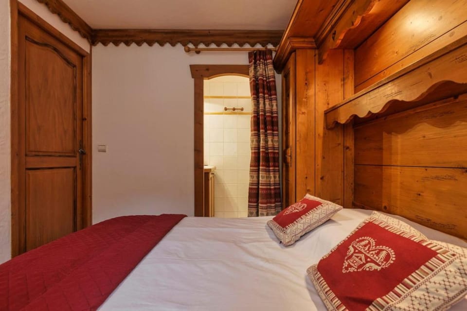 Grepon -City Center - Free Swimming pool, Sauna, Gym - Free Parking - By Cozee Rentals Apartment in Chamonix