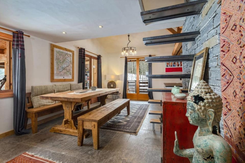 Chalet Fleur de Lys - Chalet 4BR Wood Stove , Home Cinema , Parental Suite - By Cozee Rentals Chalet in Les Houches