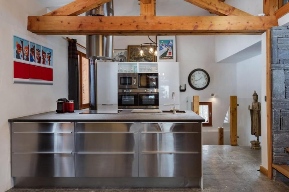 Chalet Fleur de Lys - Chalet 4BR Wood Stove , Home Cinema , Parental Suite - By Cozee Rentals Chalet in Les Houches