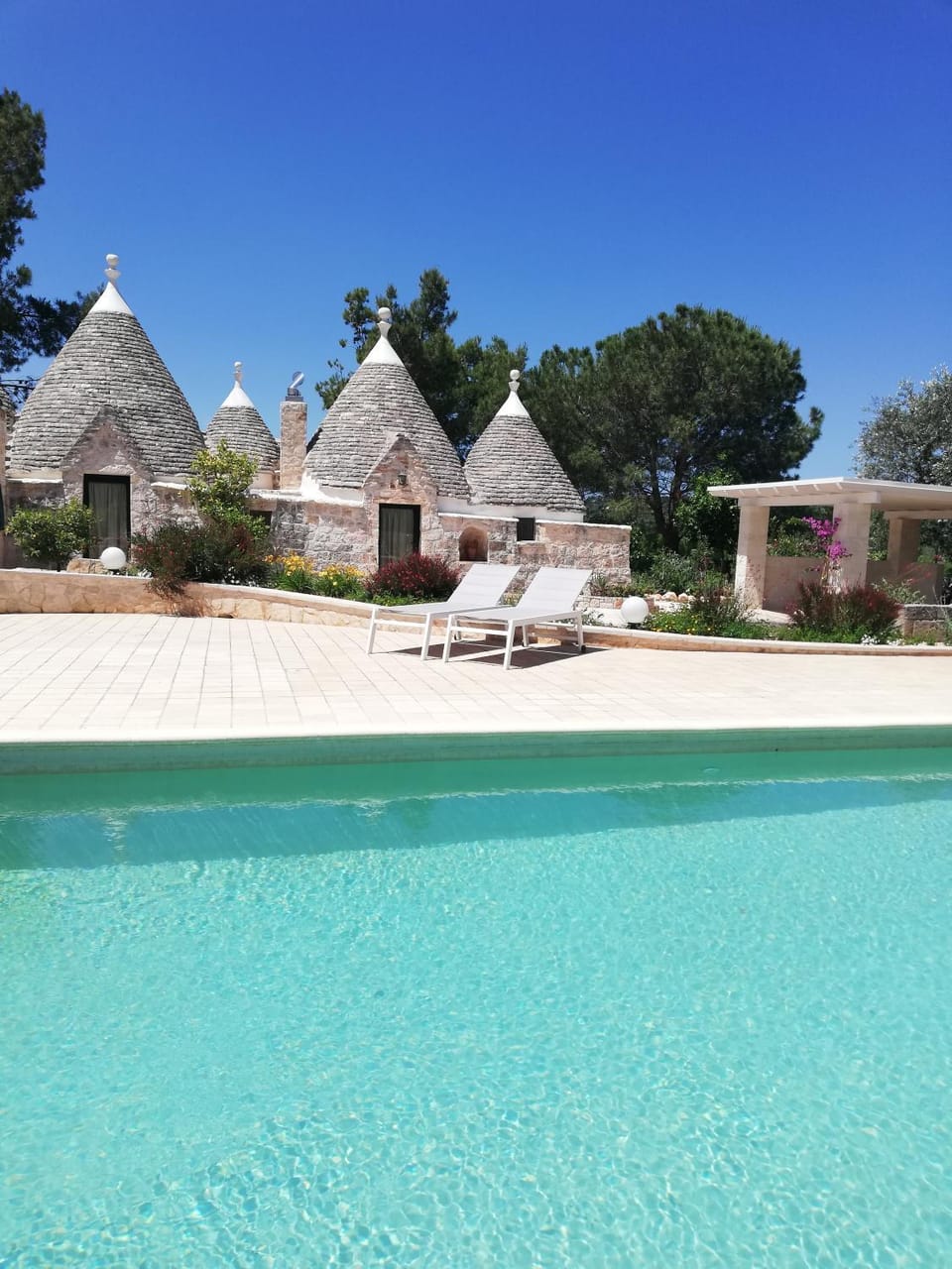Property building, Pool view, Swimming pool, Open Air Bath, sunbed