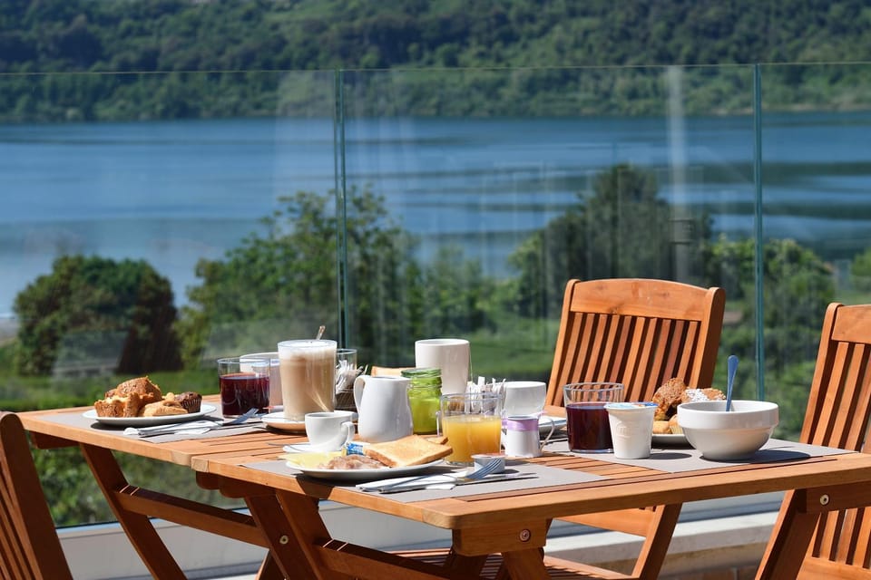 Natural landscape, Food and drinks, Lake view, River view, Breakfast, Continental breakfast, Buffet breakfast