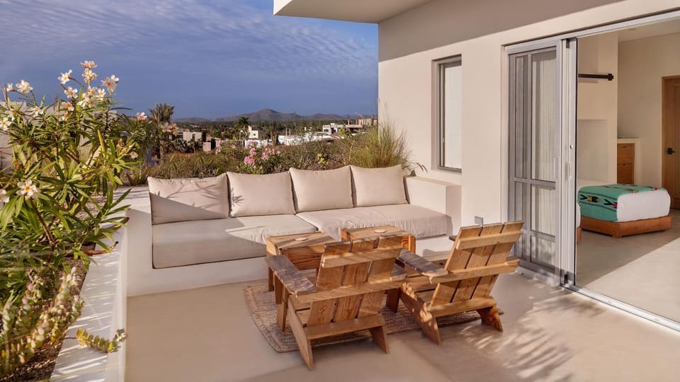 Balcony/Terrace, Seating area, Mountain view