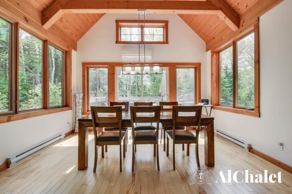 Chalet A-Évasion- Holidays & Spa Chalet in Baie-Saint-Paul