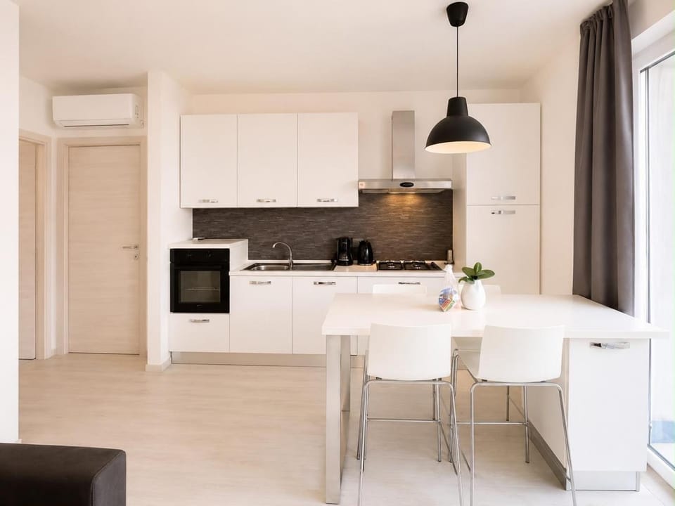 kitchen, air conditioner