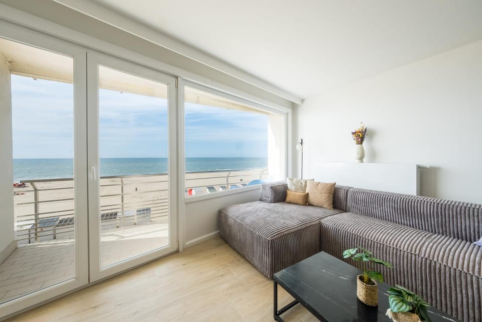 Balcony/Terrace, Living room, Beach, Sea view