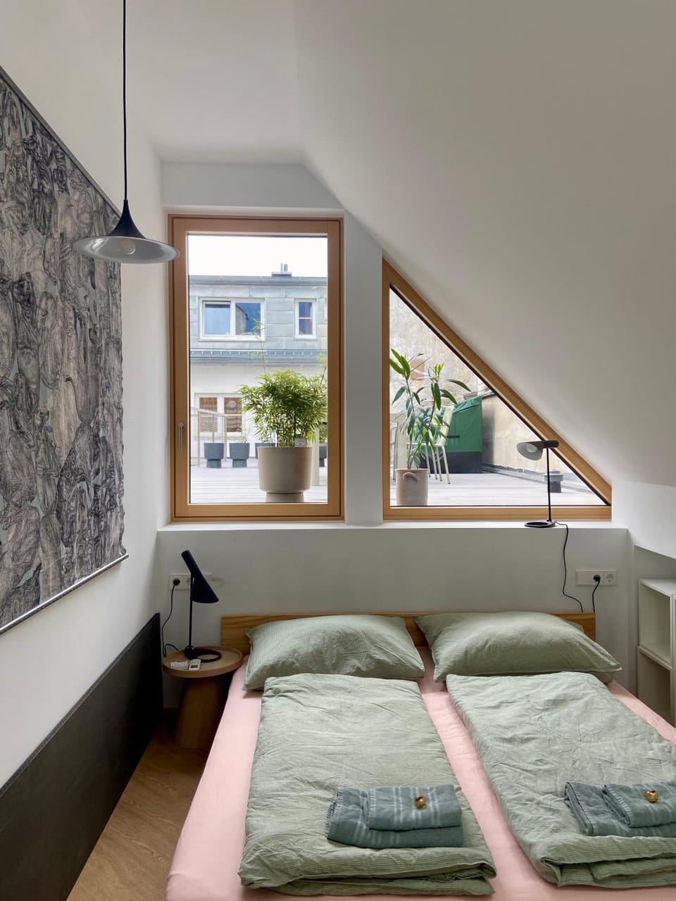 Bed, Photo of the whole room, Bedroom, towels