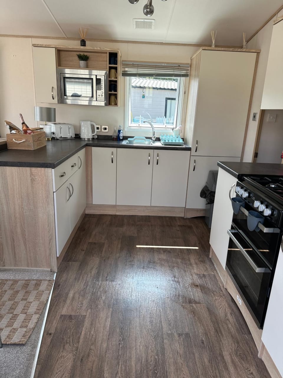 Acres Corner Retreat Inc Hot tub at Tattershall Lakes Country Park House in Tattershall