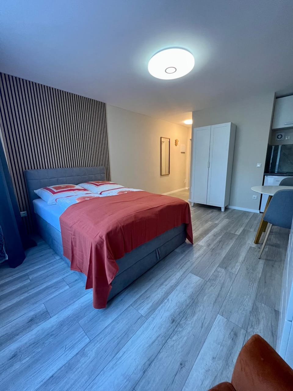 Photo of the whole room