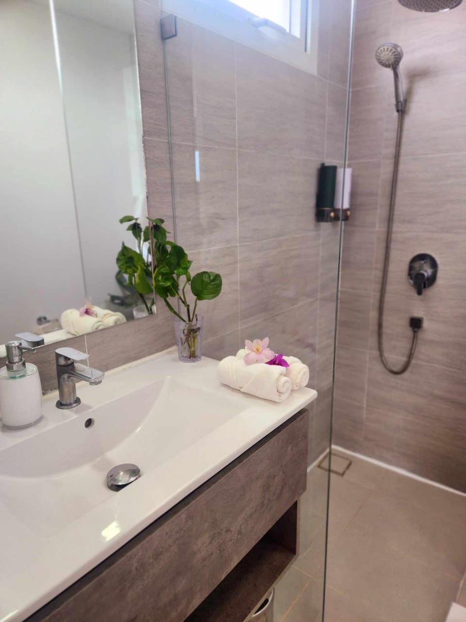 ทีพักติดหาดแหลม​แม่พิมพ์​Mantra Condo​ Rayong​ Apartment in Thailand
