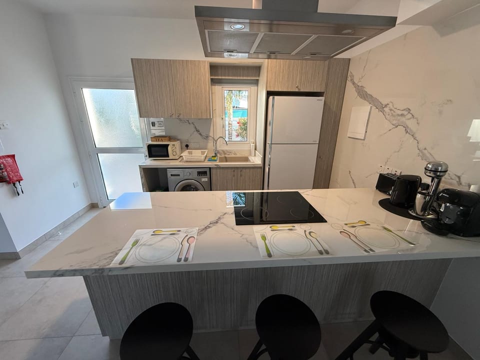 Villa Diana - 200 meters from Kapparis, Fireman's Beach House in Paralimni