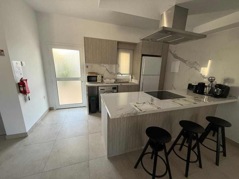 Villa Diana - 200 meters from Kapparis, Fireman's Beach House in Paralimni