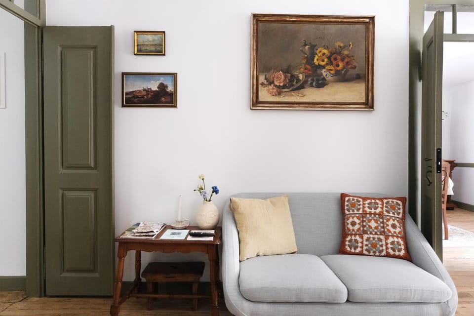 Living room, Decorative detail, Seating area