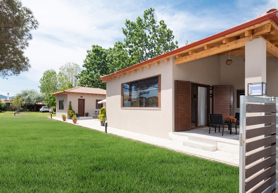 Property building, Garden, Garden view