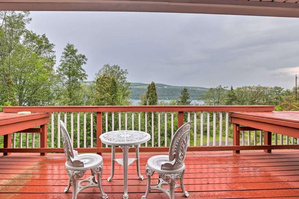 Keuka Lake Views and Hiking House in Keuka Lake
