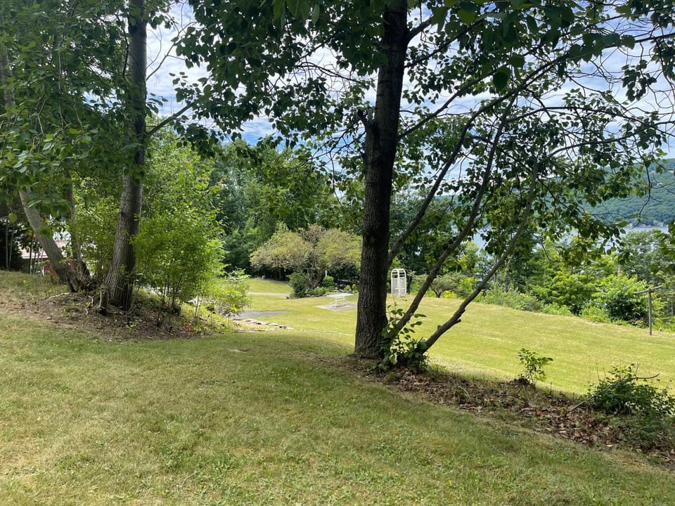 Keuka Lake Views and Hiking House in Keuka Lake