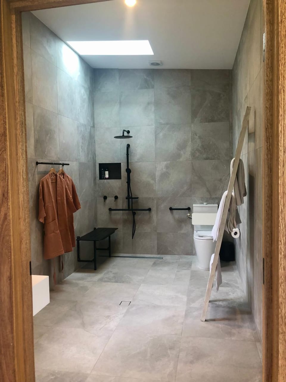 Shower, Bathroom, towels