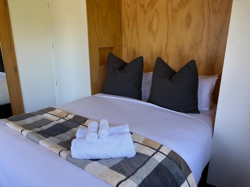 Lakehouse - Water taxi to Queenstown! House in Queenstown