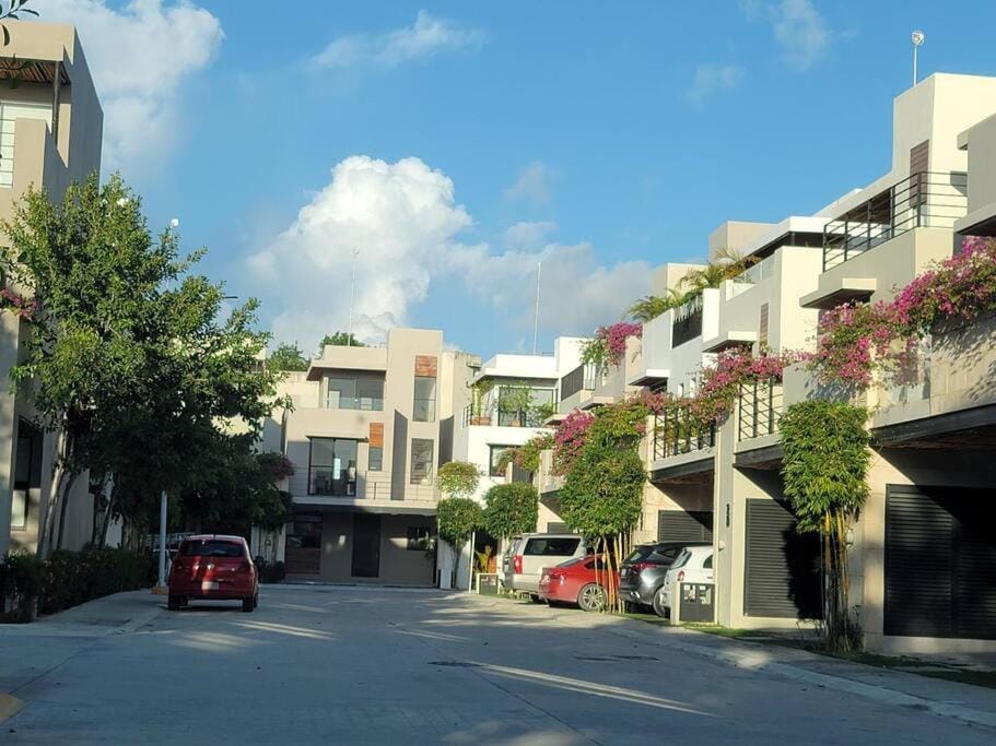 Street view, Location
