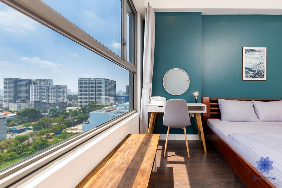 Bed, View (from property/room), Seating area, Bedroom