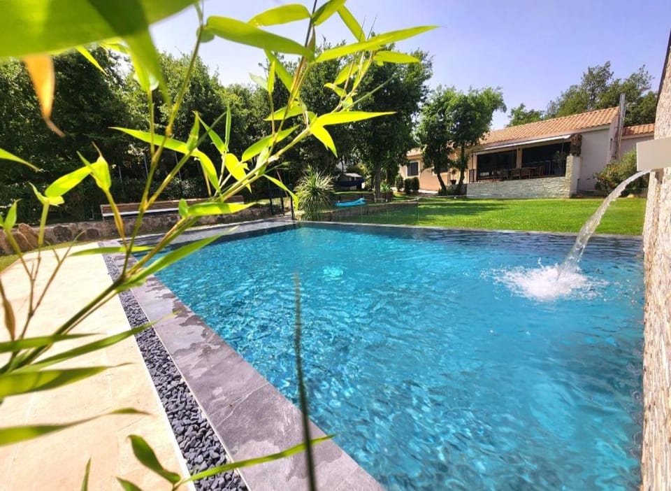 Maison en provence vue sur le luberon House in Provence-Alpes-Côte d'Azur