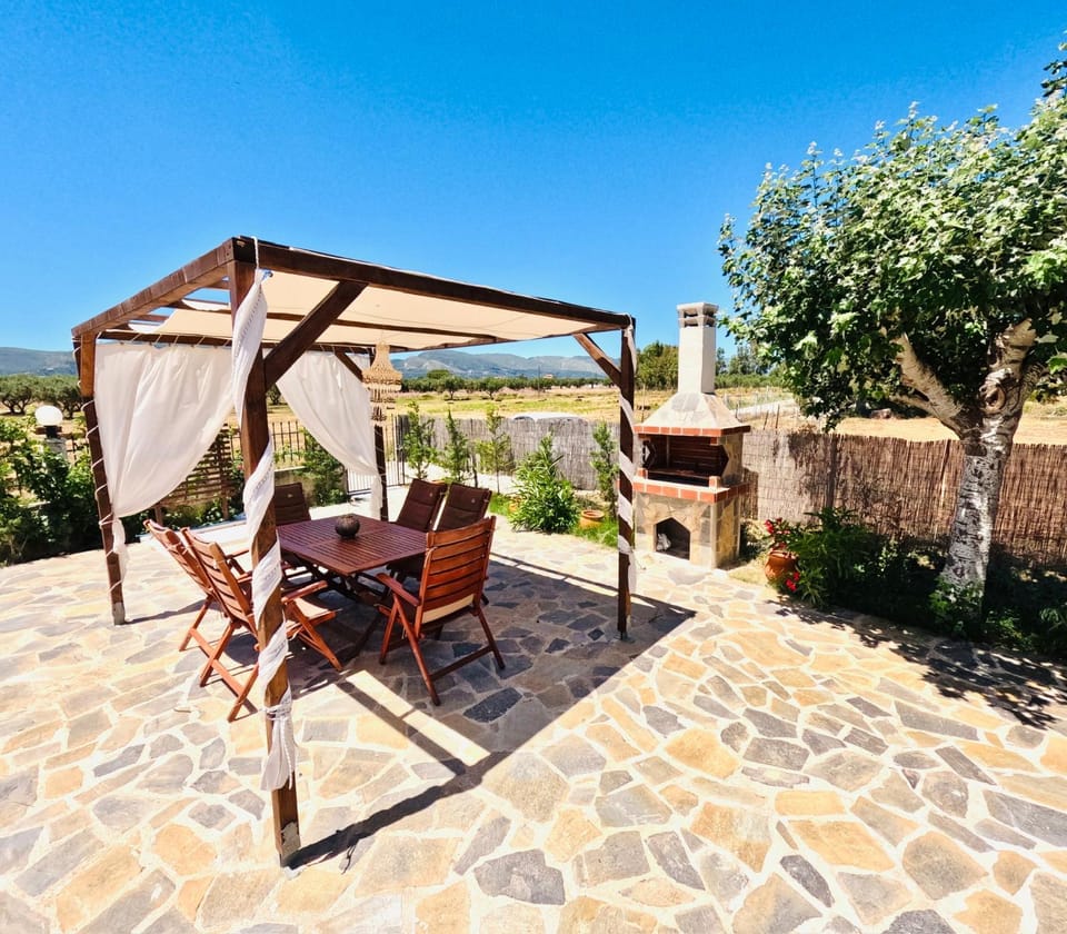 Patio, Garden, Dining area, Garden view