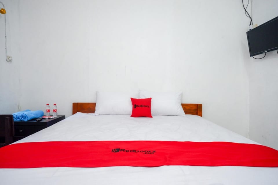 RedDoorz Syariah @ Ndalem Kembang Sore Yogyakarta Hotel in Yogyakarta