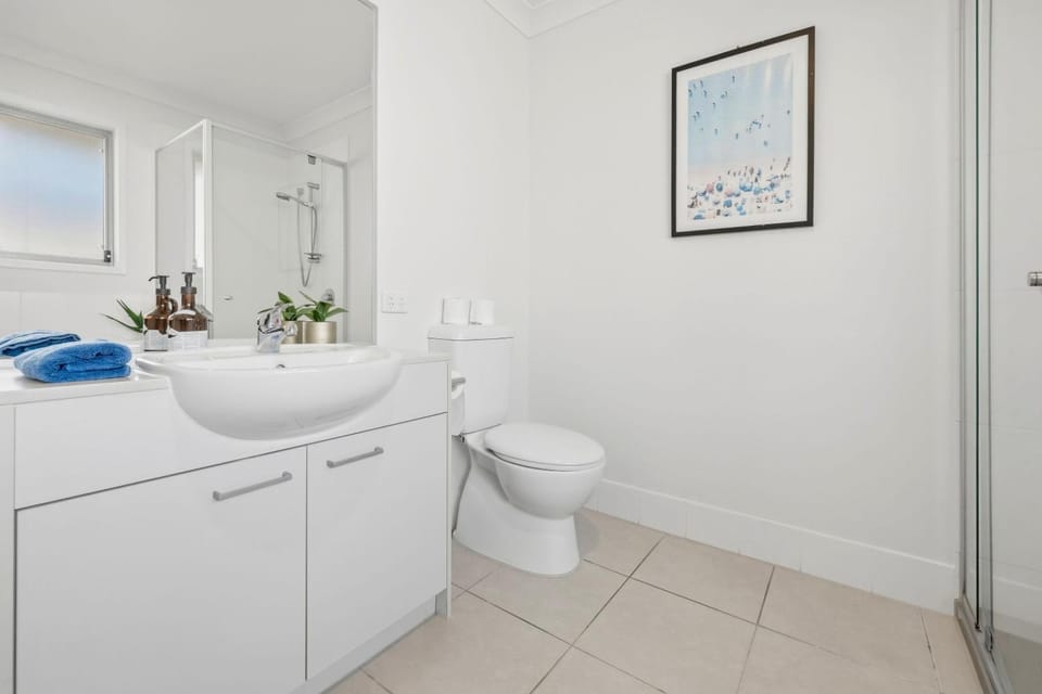 Shower, Toilet, Bathroom