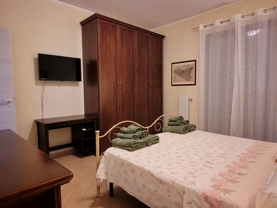 TV and multimedia, Bedroom, air conditioner
