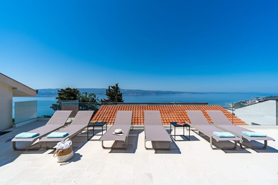 Balcony/Terrace, City view, Sea view, Swimming pool
