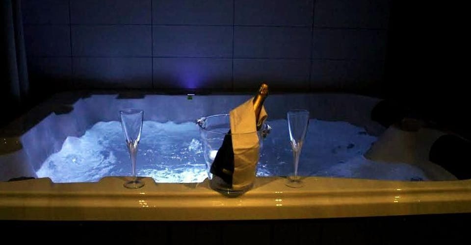 Hot Tub, Hot Tub, Massage, Spa and wellness centre/facilities, Spa and wellness centre/facilities