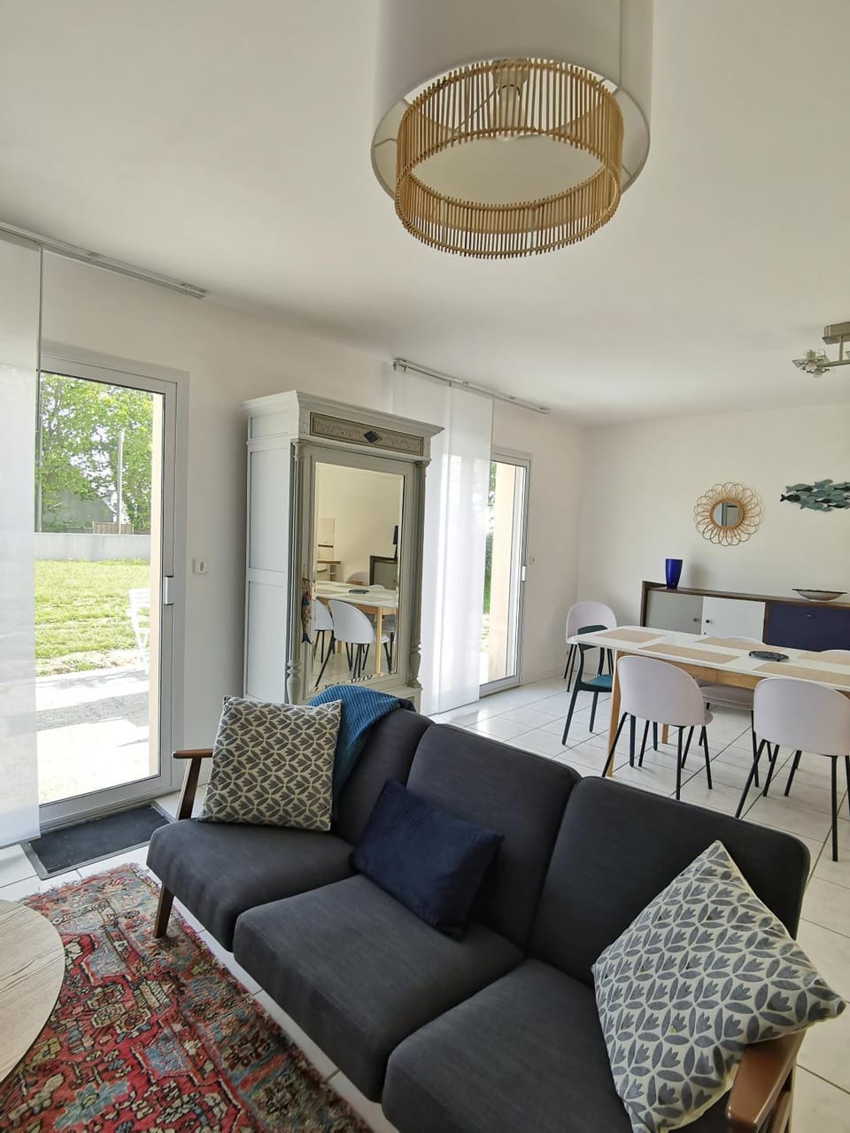 Living room, Dining area