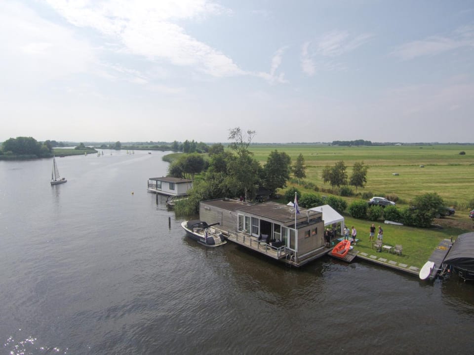 Bird's eye view, Lake view