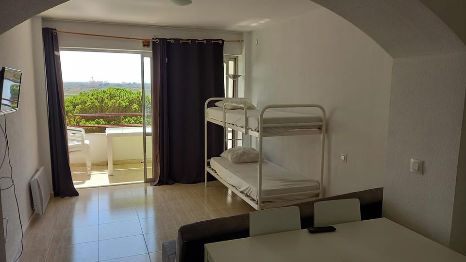 ESTUDIO ROSES CON TERRAZA, VISTAS CANAL Y MAR Apartment in Roses