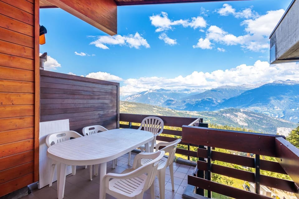 Day, View (from property/room), Balcony/Terrace, Balcony/Terrace, Mountain view