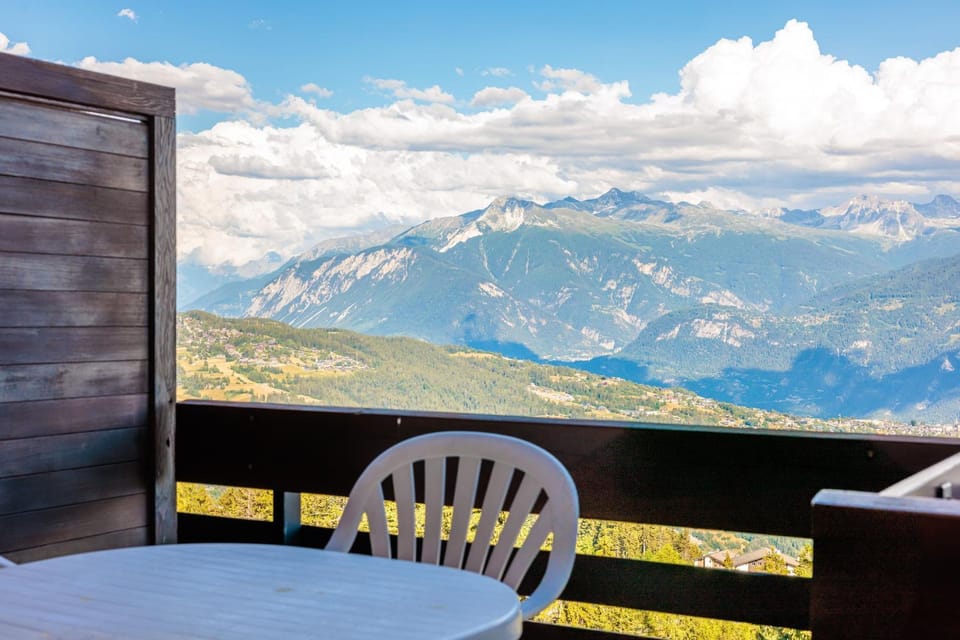 Day, View (from property/room), Balcony/Terrace, Balcony/Terrace, Mountain view