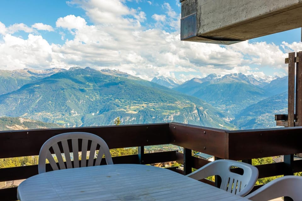 Day, View (from property/room), Balcony/Terrace, Balcony/Terrace, Mountain view