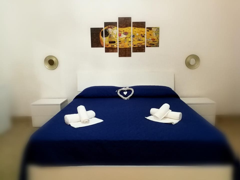 Bed, Bedroom, cot