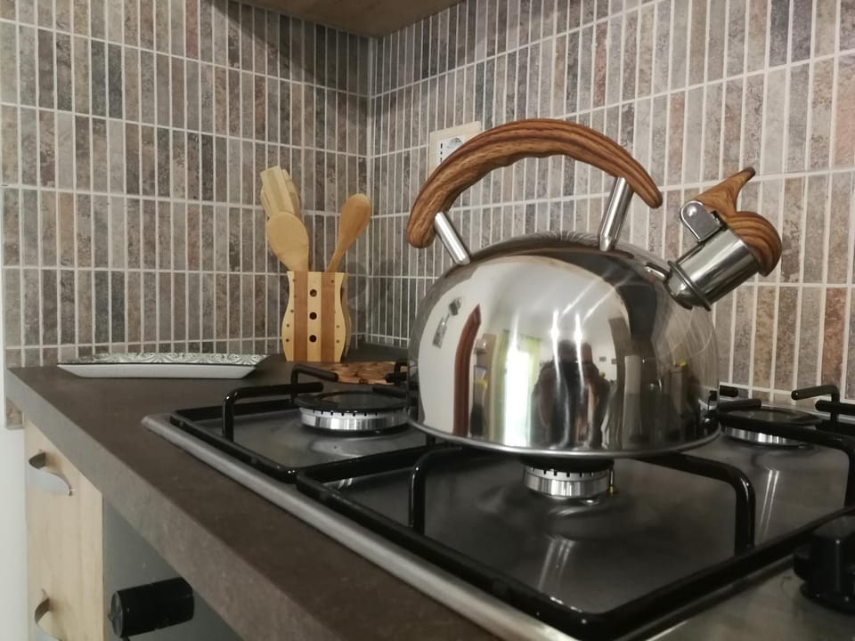 Coffee/tea facilities, Kitchen or kitchenette