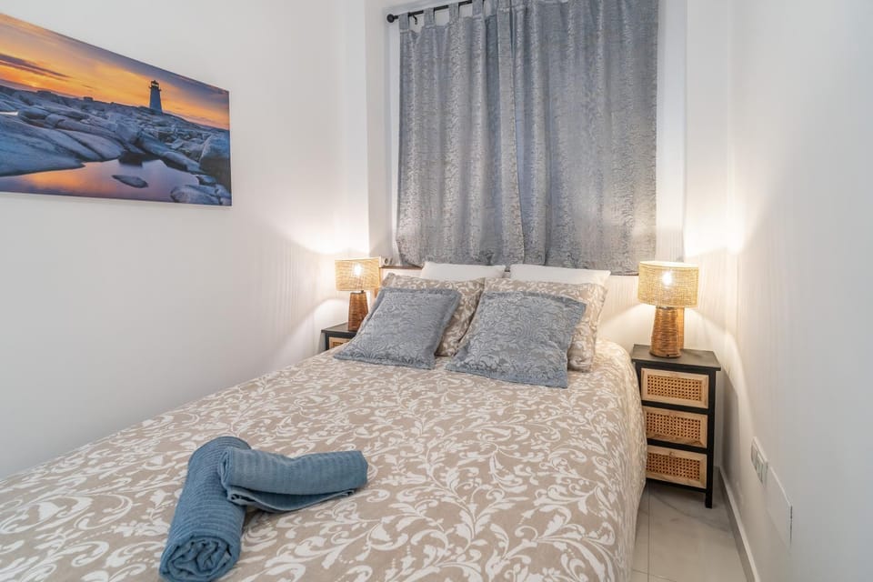 Beachfront Apartment with Pool, Padel & Private Parking Apartment in Costa del Sol
